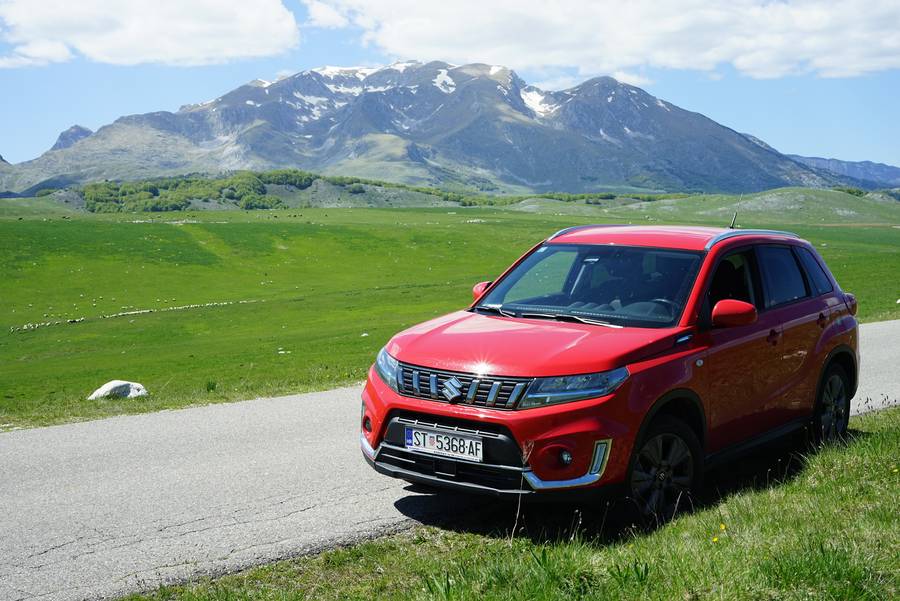 My red Suzuki Vitara is cooler than yours